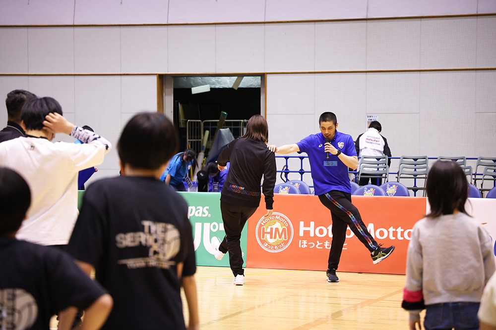 3月17日「アイダ設計 親子で観戦＆バレーボール体験会」レポート