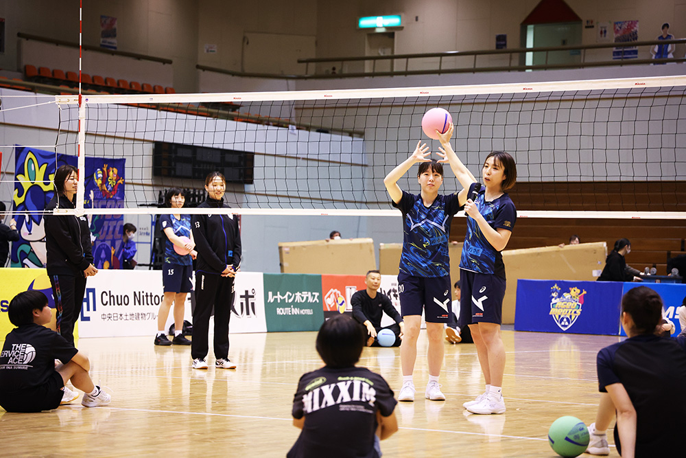 3月17日「アイダ設計 親子で観戦＆バレーボール体験会」レポート