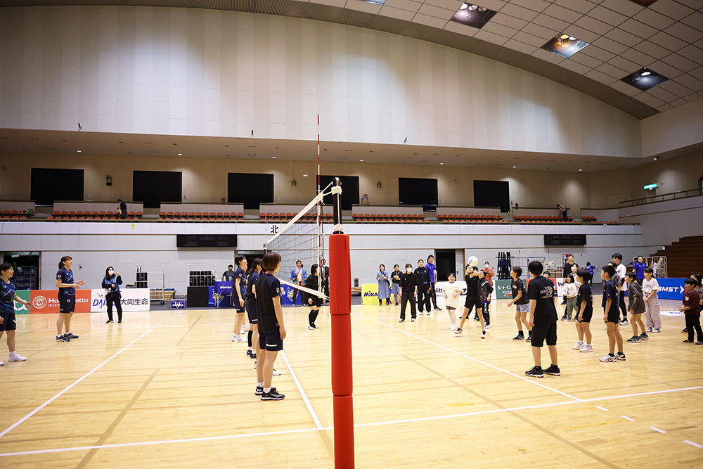 3月17日「アイダ設計 親子で観戦＆バレーボール体験会」レポート