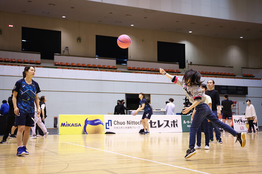 3月17日「アイダ設計 親子で観戦＆バレーボール体験会」レポート
