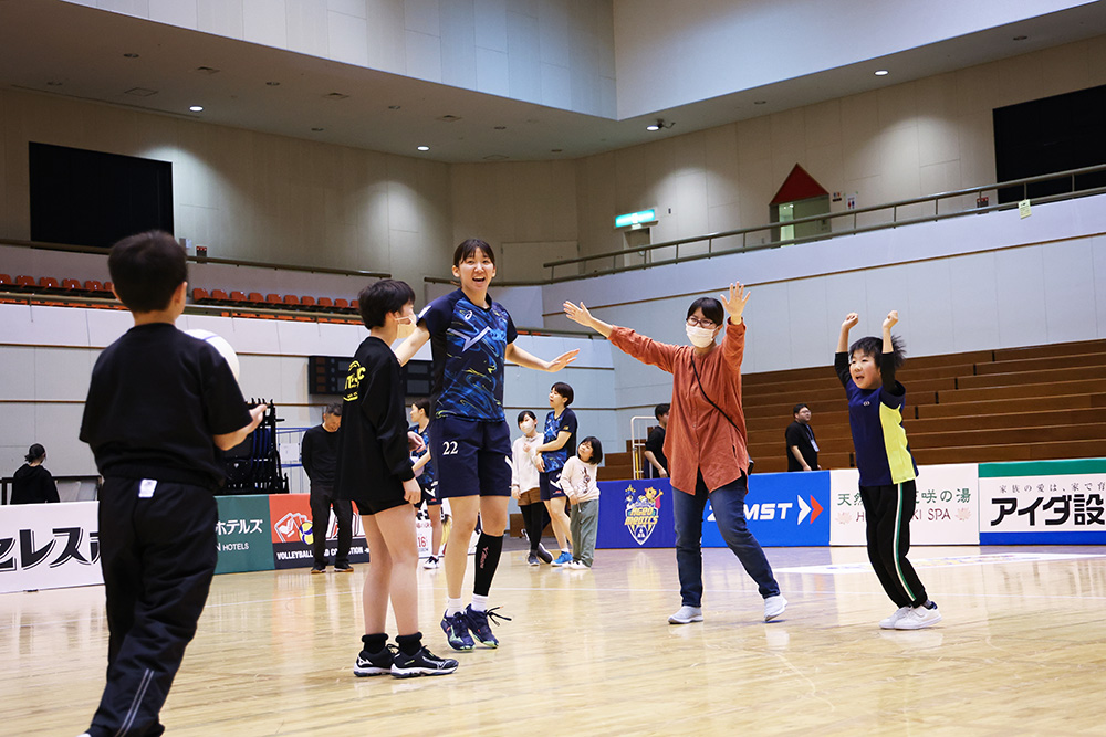 3月17日「アイダ設計 親子で観戦＆バレーボール体験会」レポート