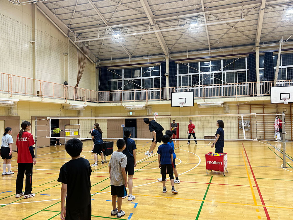 レッズランドスポーツクラブ　バレーボール教室の講師に就任！