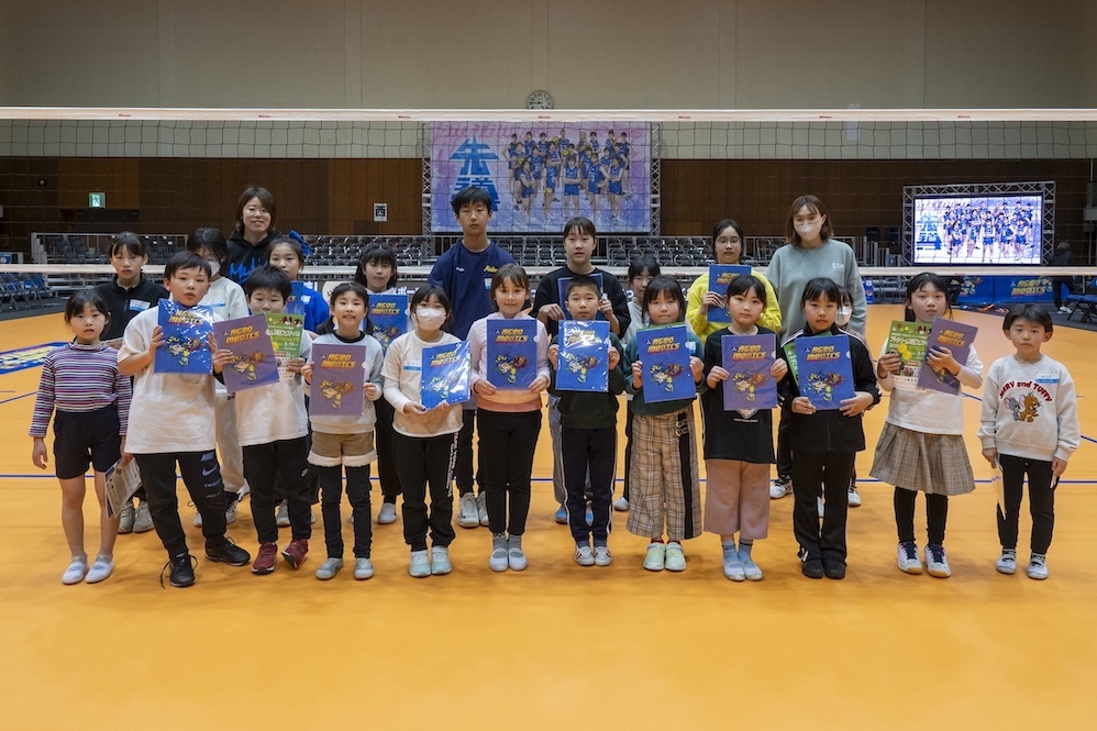 ホームゲーム後に小学生バレーボール体験会を行いました！