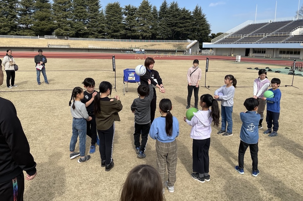 「わくわく公園まつり」でバレーボール体験教室を行いました！