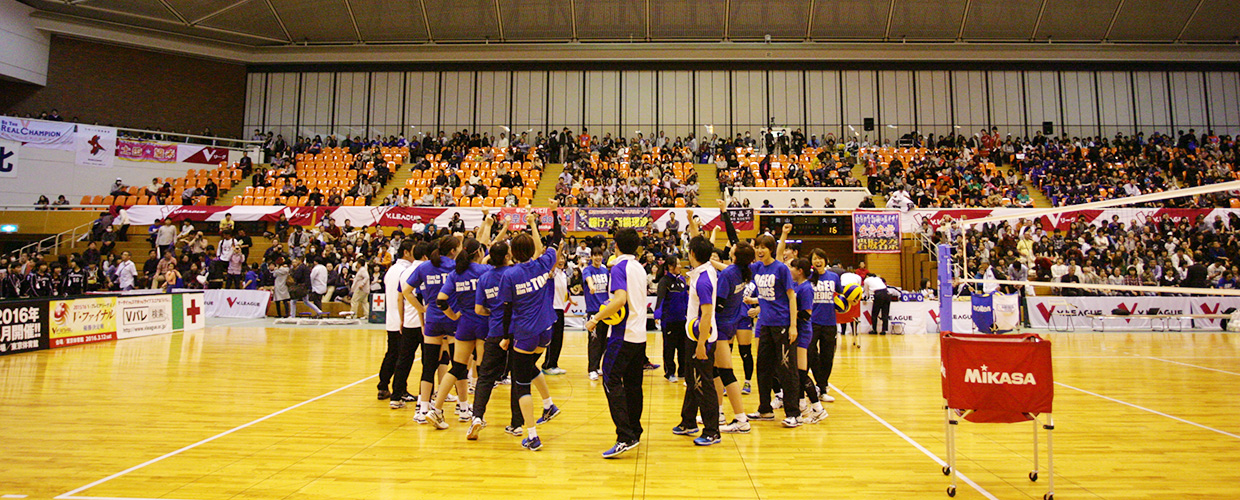 埼玉上尾メディックス全選手によるサイン入りボールの投げ込みプレゼント