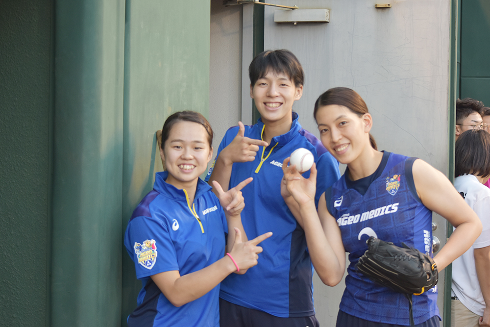 冨永こよみ選手の女子プロ野球リーグ始球式を終えて