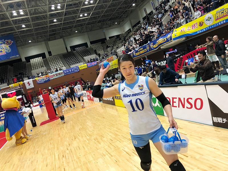 全選手によるサインボール投げ込みプレゼント