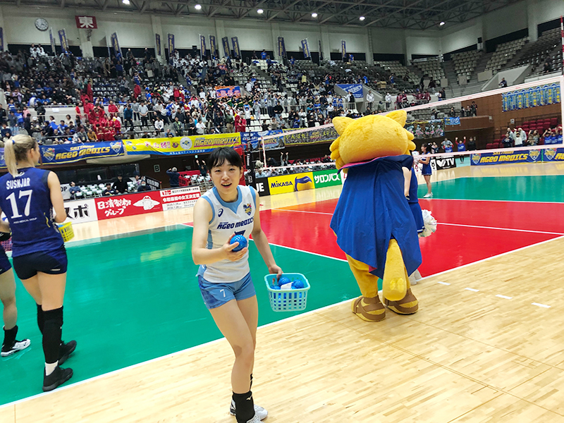 全選手によるサインボール投げ込みプレゼント