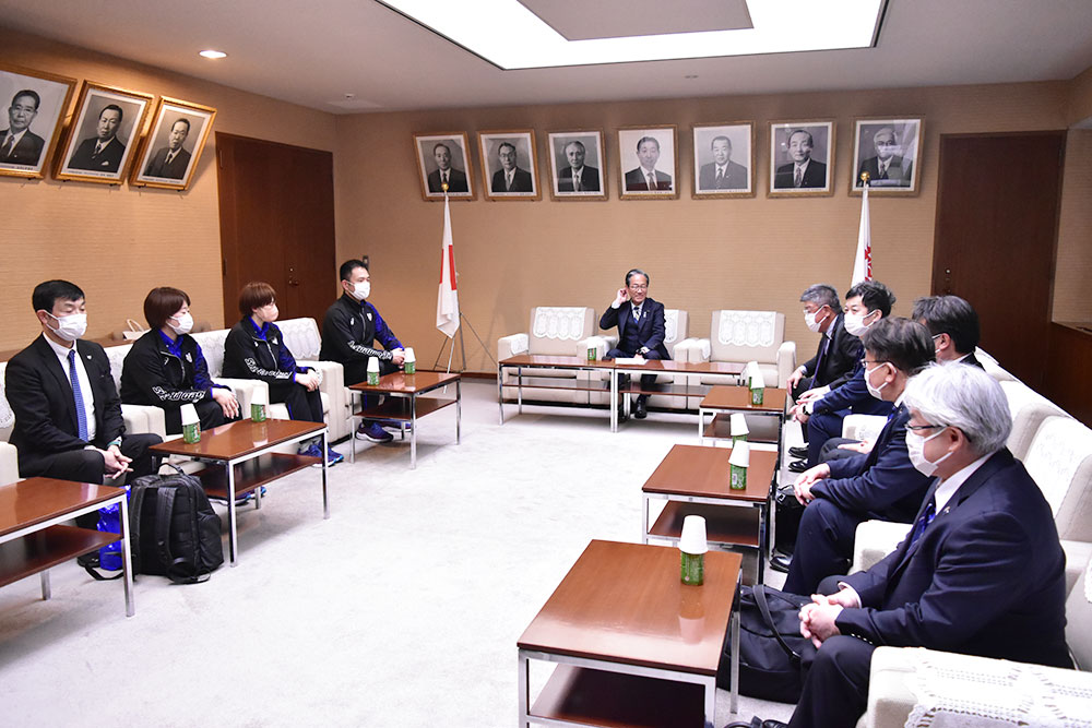 埼玉県知事、議長へ表敬訪問