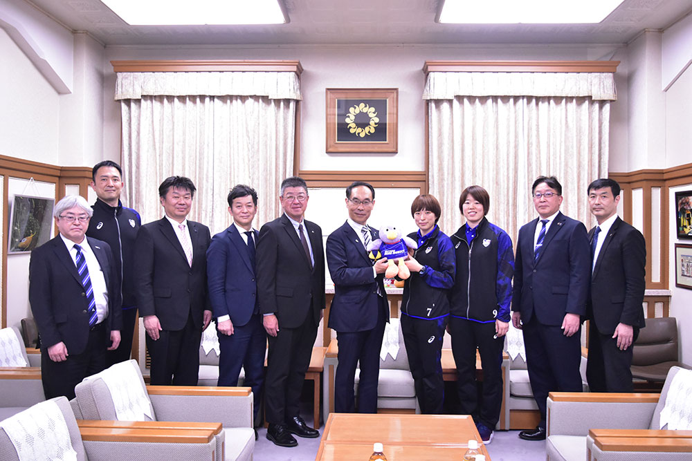 埼玉県知事、議長へ表敬訪問