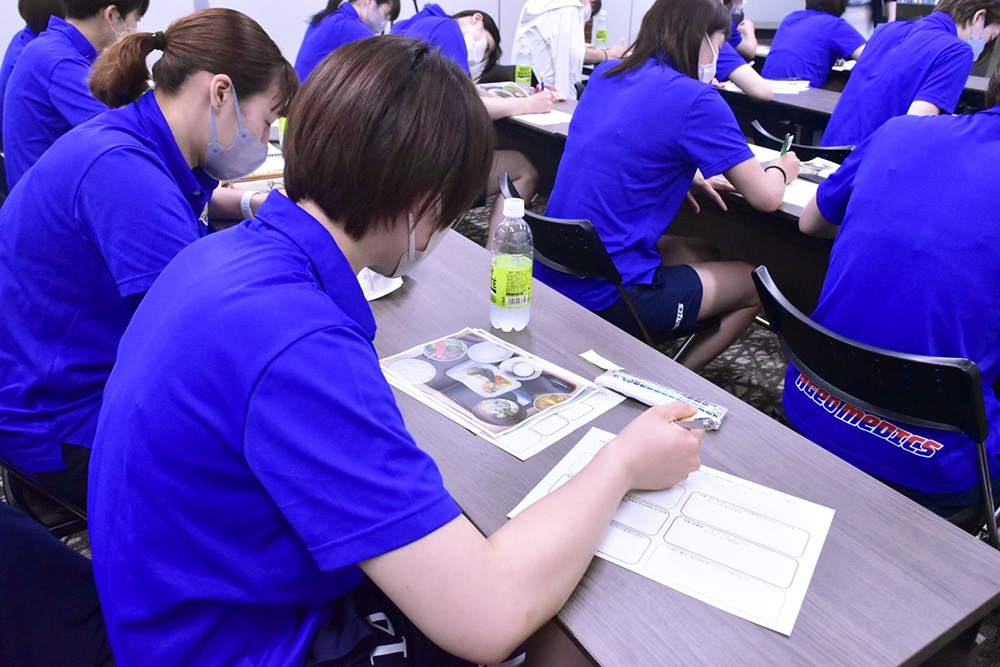 大塚製薬プレゼンツ　栄養講習会を行いました