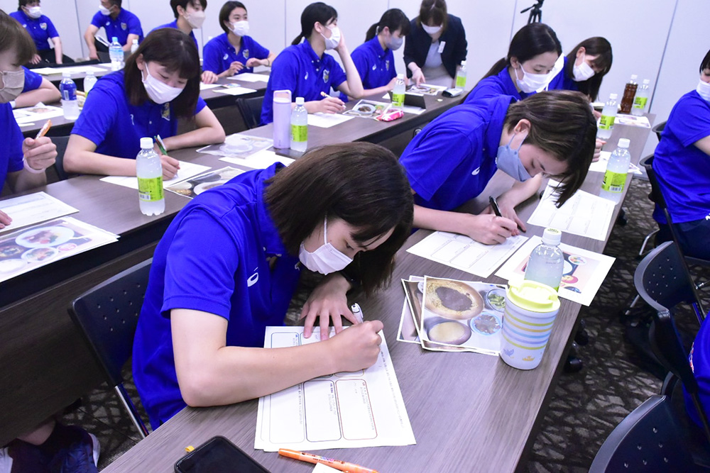 大塚製薬プレゼンツ　栄養講習会を行いました