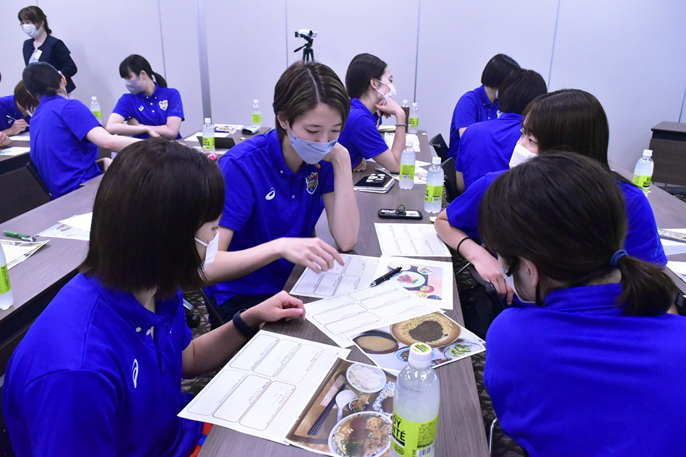 大塚製薬プレゼンツ　栄養講習会を行いました