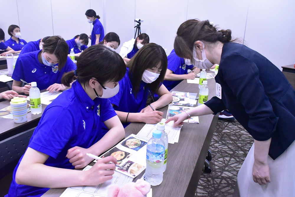 大塚製薬プレゼンツ　栄養講習会を行いました